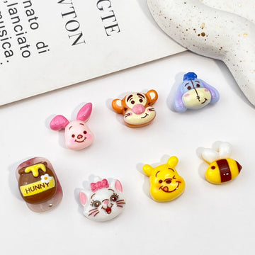 20 Stück Winnie-Puuh-Tigger-Acryl-Mini-Nagelanhänger, DIY-Nail-Art-Zubehör für Maniküre, Schmuck und Scrapbook-Dekoration