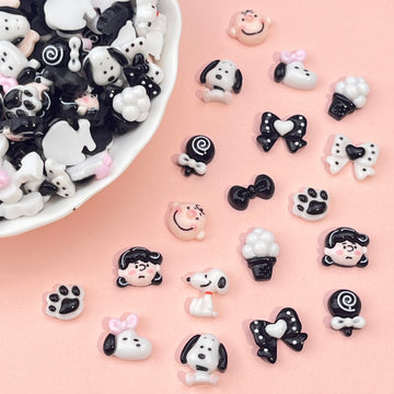 20 Stück Cartoon-Snoopy-Acryl-Mini-Nagelanhänger, DIY-Nail-Art-Zubehör für Maniküre, Schmuck und Scrapbook-Dekoration