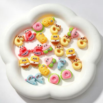 20 Stück Cartoon-SpongeBob-Schwammkopf-Acryl-Mini-Nagelanhänger, DIY-Nail-Art-Zubehör für Maniküre, Schmuck und Scrapbook-Dekoration