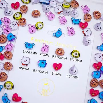 20 Stück Acryl-Mini-Nagelanhänger mit Cartoon-Motiv einer koreanischen Band, DIY-Nagelkunst-Zubehör für Maniküre, Schmuck- und Scrapbook-Dekoration